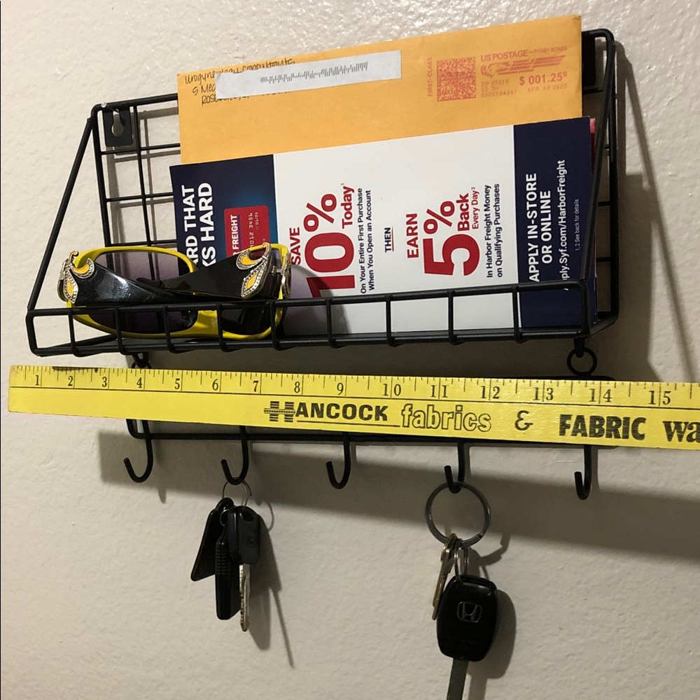 Key and Mail Holder Metal NWT